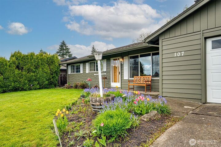 Property Photo:  107 NW 102nd Street  WA 98685 