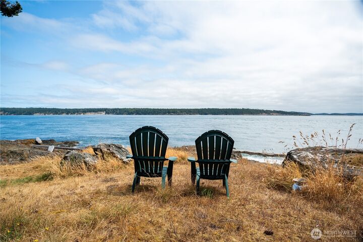 Property Photo:  190  Island Drive  WA 98250 