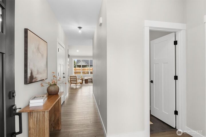 Property Photo:  706  E 4th St  WA 98276 
