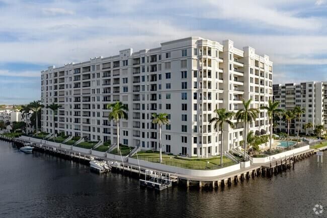 Property Photo:  2880 NE 14th St Causeway 413  FL 33062 