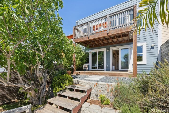 Property Photo:  1479 Newcomb Avenue  CA 94124 