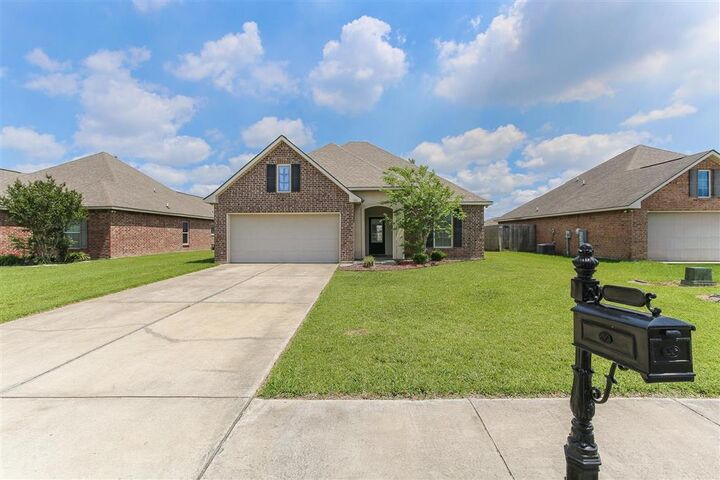 Property Photo:  5411 Hebert'S Pass  LA 70607 