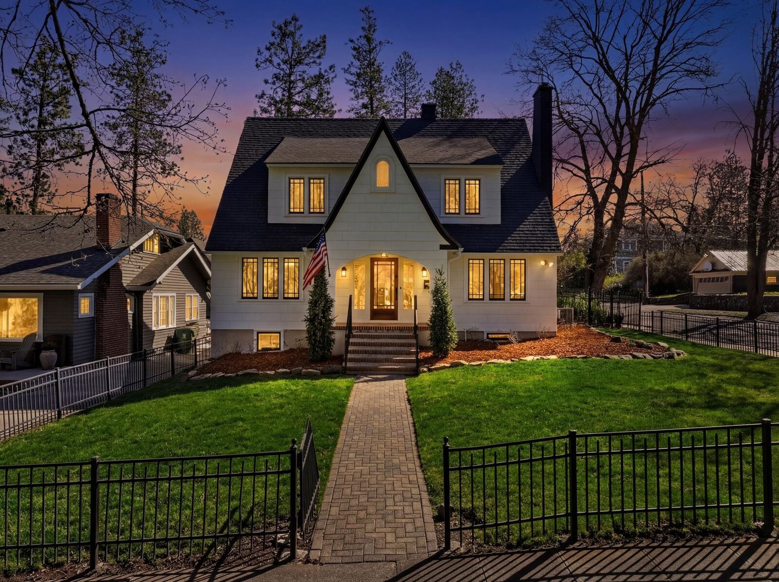 Property Photo:  2423 S Manito Blvd  WA 99203 