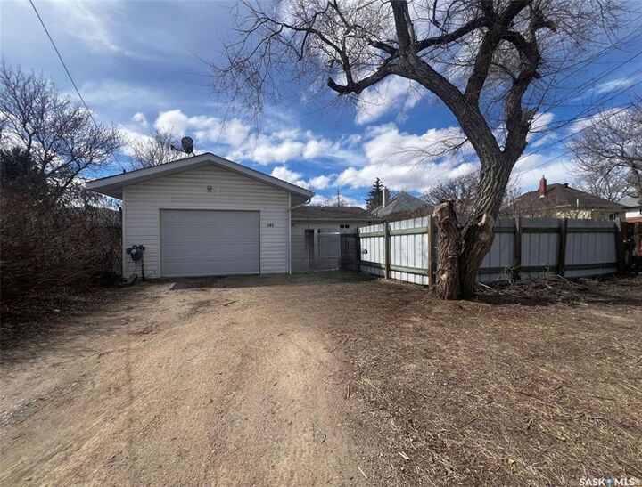 Property Photo: 349 10th Avenue NW SK S9H 1P1
