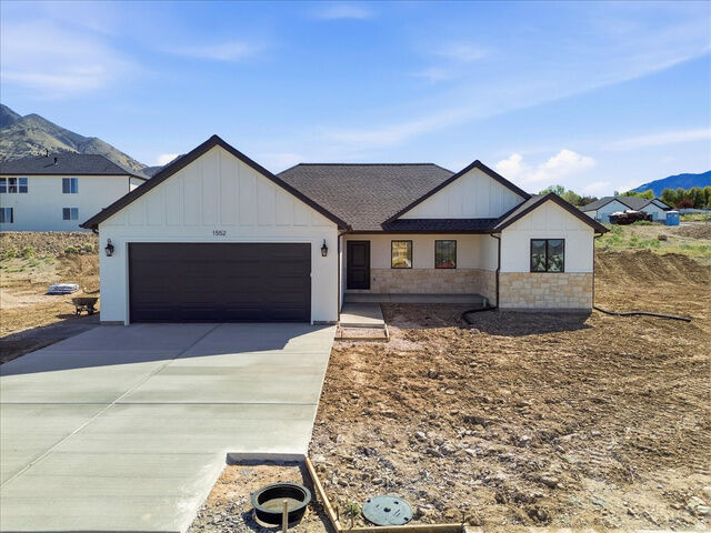 Property Photo: 1552 N 250 E UT 84648