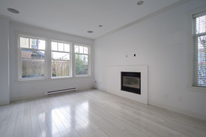 Property Photo: 4780 55B Street 9 BC V4K 3B7