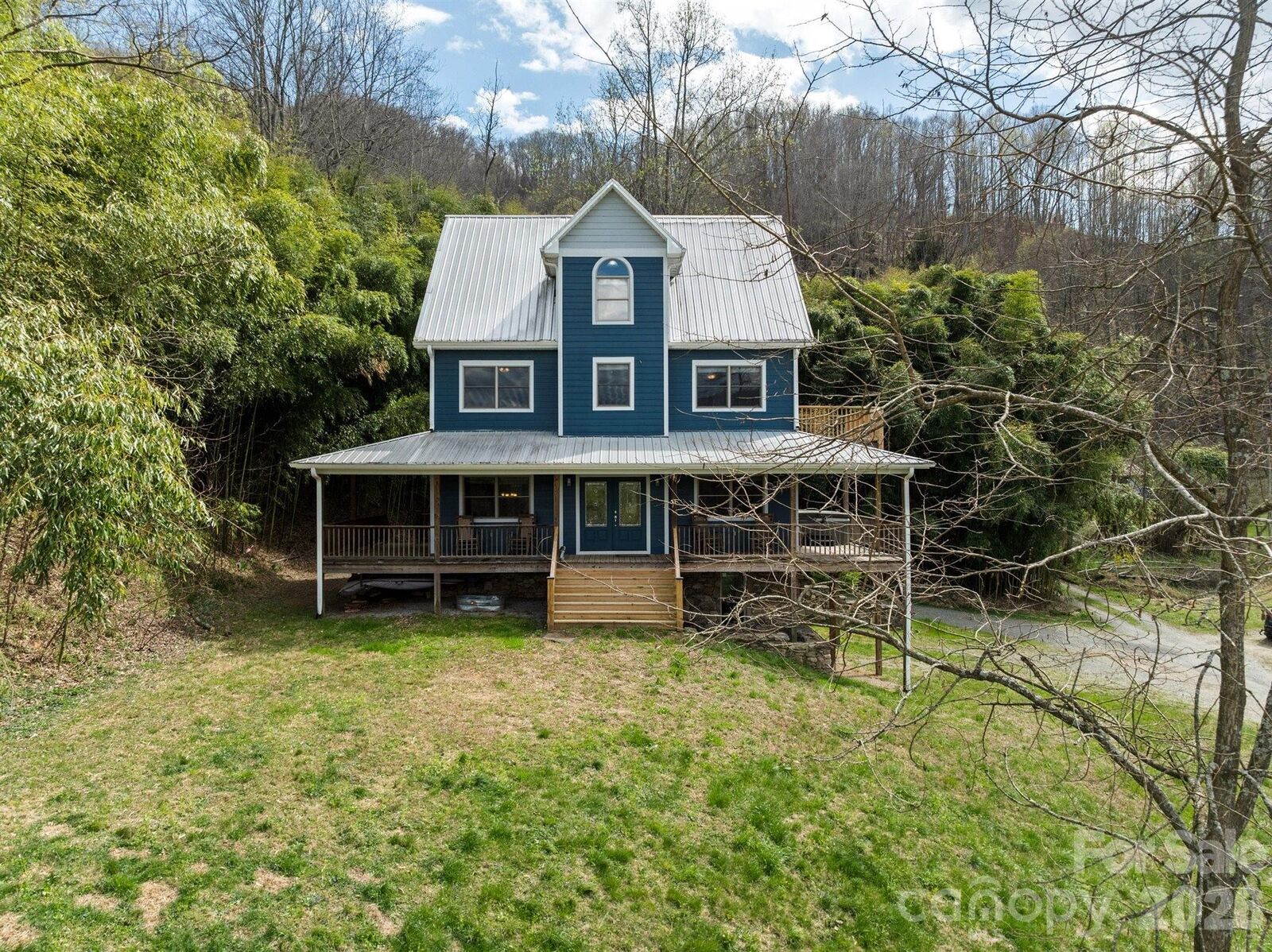 Property Photo: 22 Pear Tree Lane NC 28748