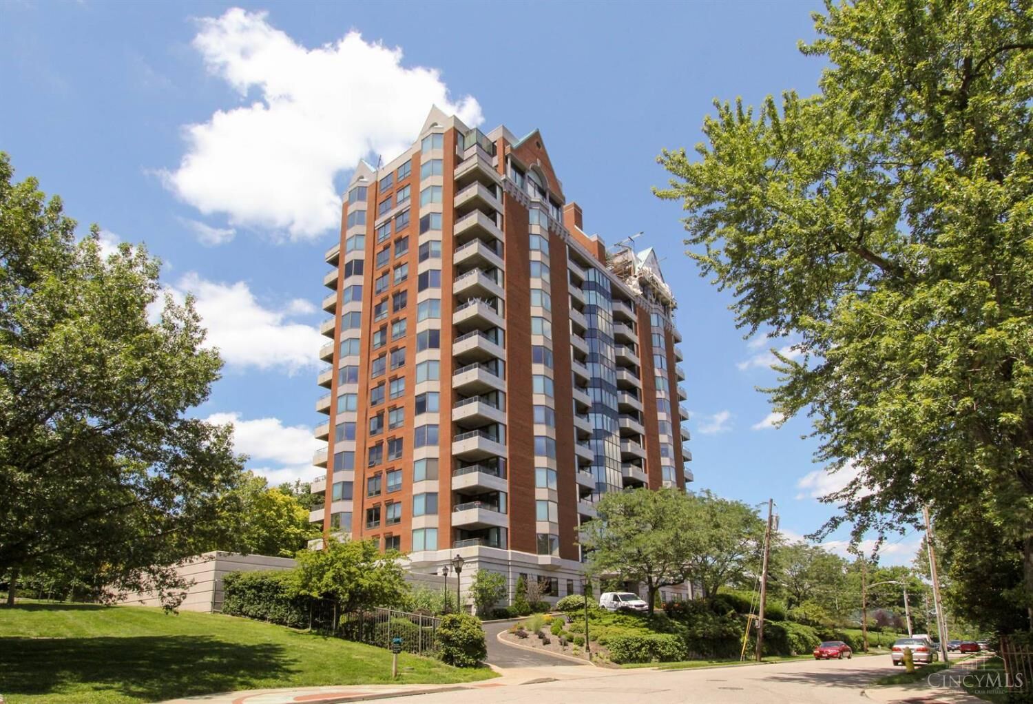 Property Photo:  2121 Alpine Place  OH 45206 