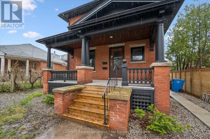 Photo de la propriété:  45 Paisley Street  ON N1H 2N7 