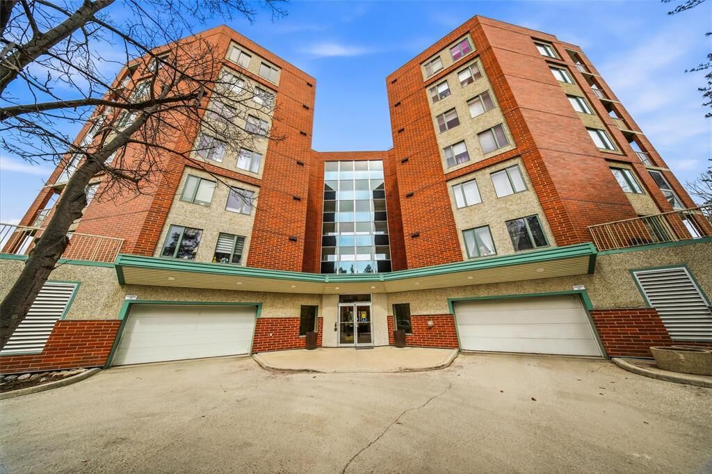 Property Photo:  15 Valhalla Drive  MB R2G 4G8 
