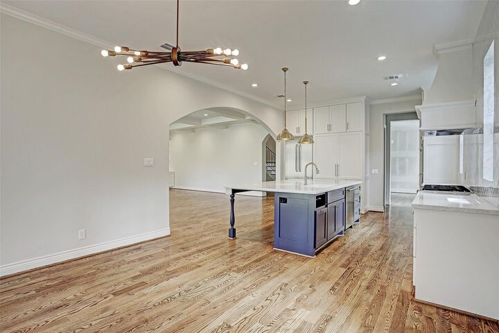 Property Photo:  818 Lamonte Lane  TX 77018 