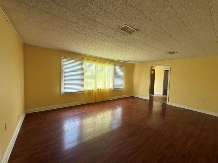 Property Photo:  1812 Sholars Avenue  TX 77630 