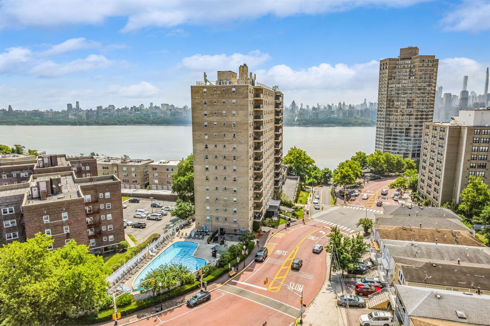 Property Photo:  7100 Blvd East 9R  NJ 07093 