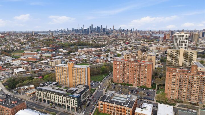 Property Photo:  225 St Pauls Ave 2F  NJ 07306 