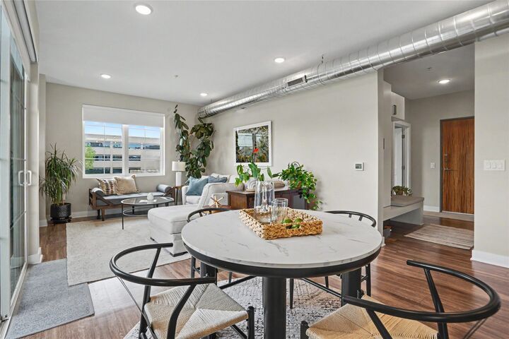 Property Photo:  450 SW 7th Street 209  IA 50309 