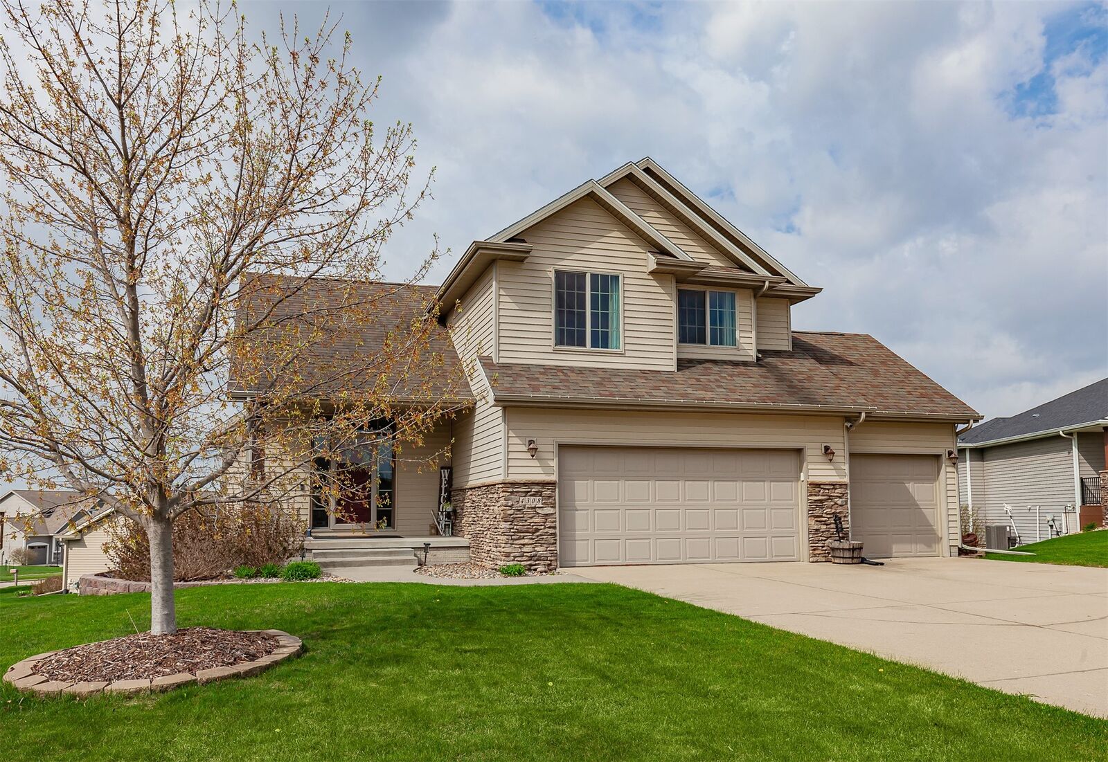 Property Photo:  4308 NE Michael Court  IA 50021 
