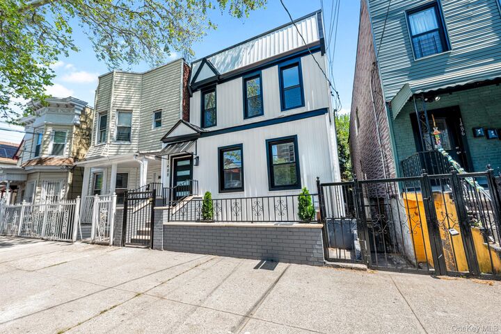 Property Photo: 1488 Rosedale Avenue NY 10460