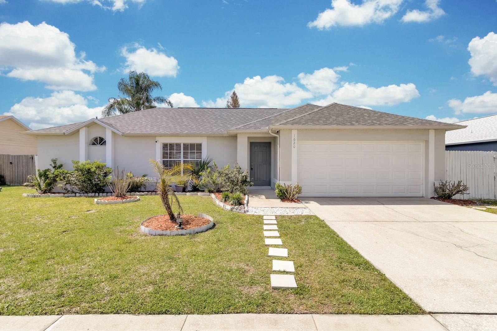 Property Photo:  1620 Golden Poppy Court  FL 32824 