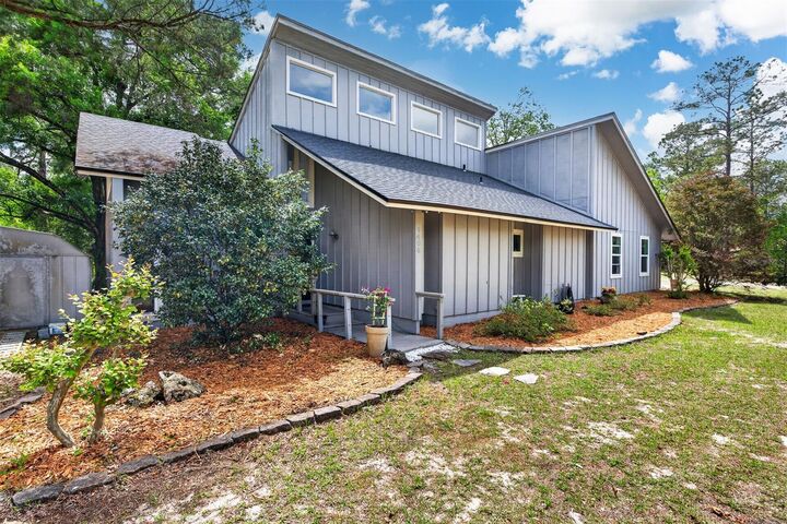 Property Photo:  9406 SW 78th Court  FL 32608 