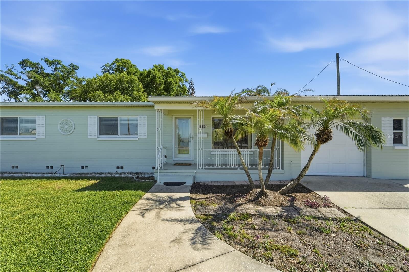 Property Photo: 3606 Lake Underhill Road FL 32803