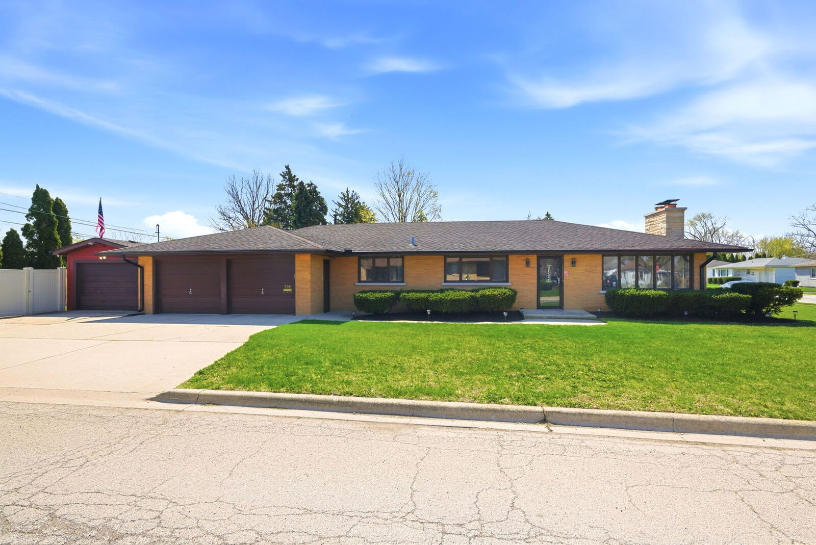 Property Photo:  908 Curtis Avenue  IL 60435 