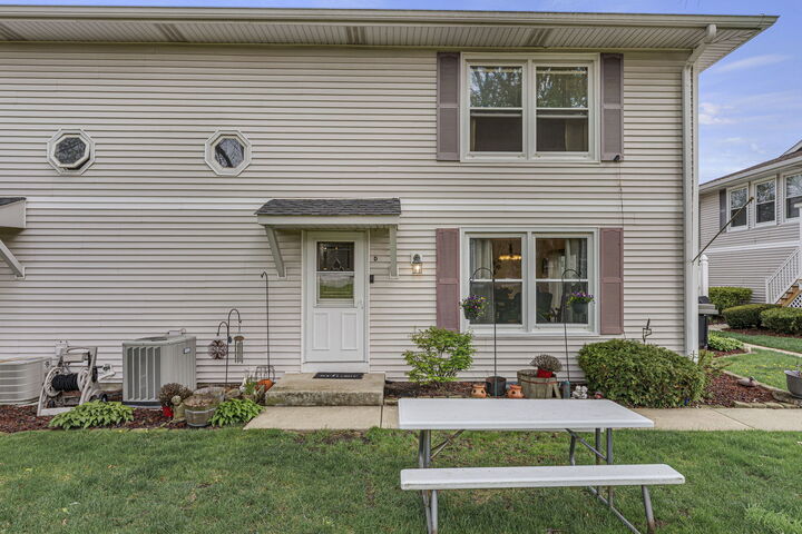 Property Photo:  5341 Crescent Lane D  IL 60452 