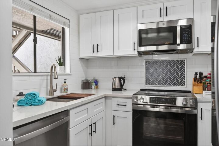 Property Photo:  2955 Harbor Boulevard  CA 93035 