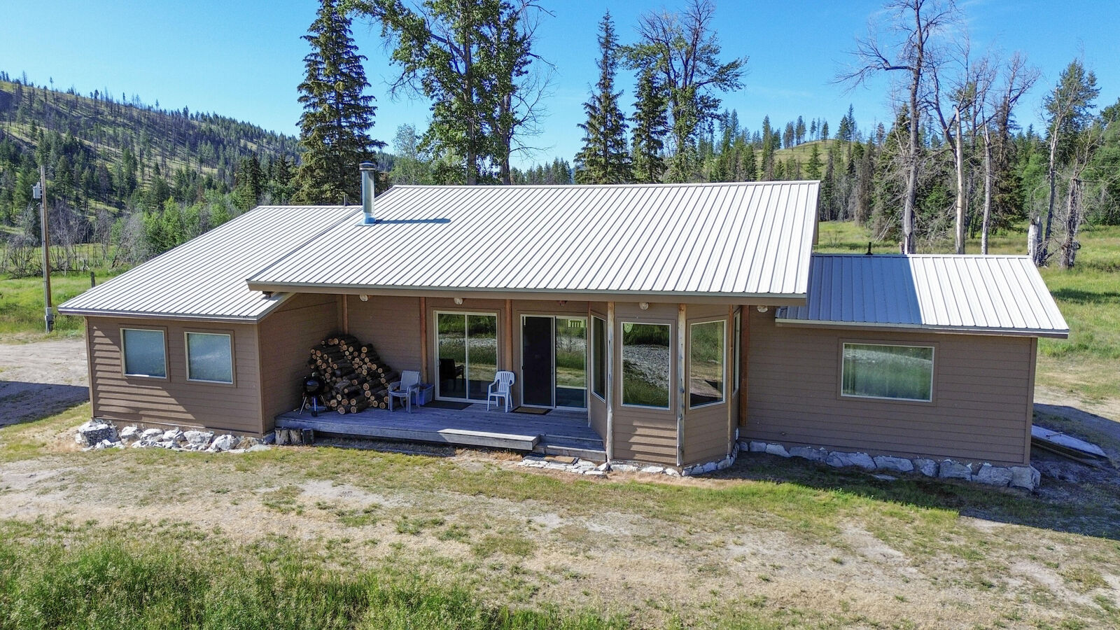 Property Photo:  333 Bonaparte Lake Rd  WA 98855 