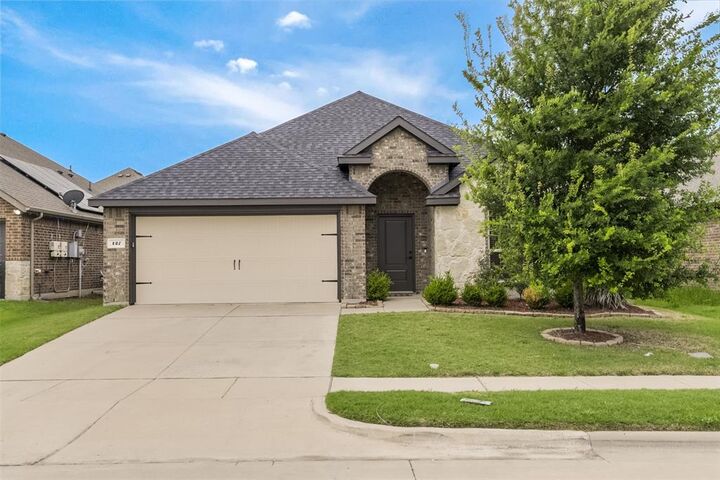 Property Photo:  127 Garden Grove Drive  TX 75165 