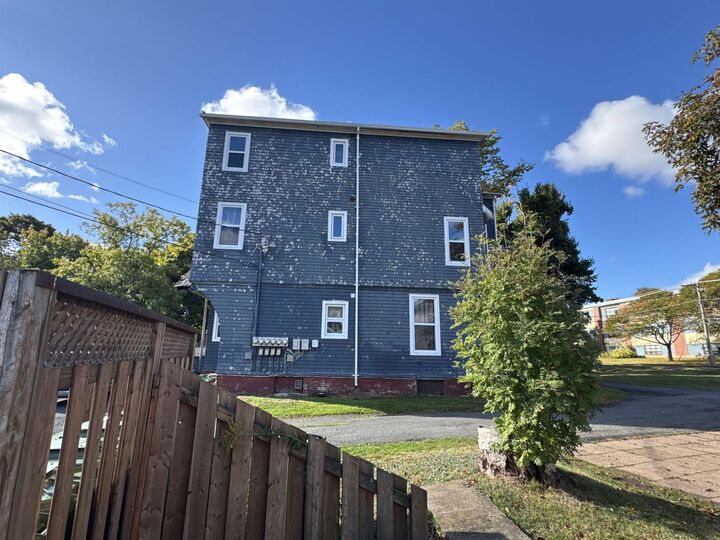 Property Photo: 70 Longworth Avenue PE C1A 5A5
