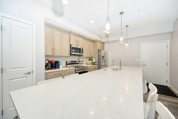 Property Photo: 80 Carrington Plaza NW 406 AB T3P 1X6