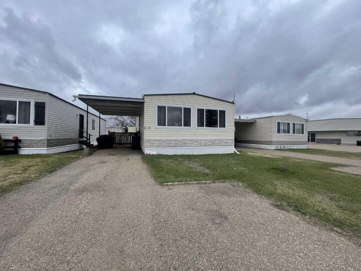 Property Photo: 5308 57 Street 34 AB T9V 2A3