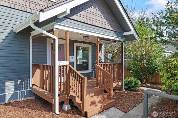 Property Photo:  1016 N Tower Avenue  WA 98531 