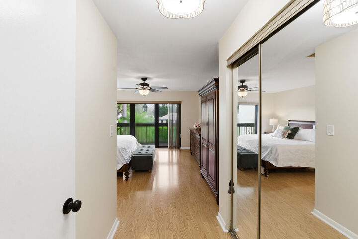 Property Photo:  6043 Bayview Drive 6043  FL 33308 