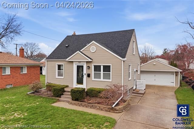 Property Photo:  927 Montrose Avenue  MI 48073 