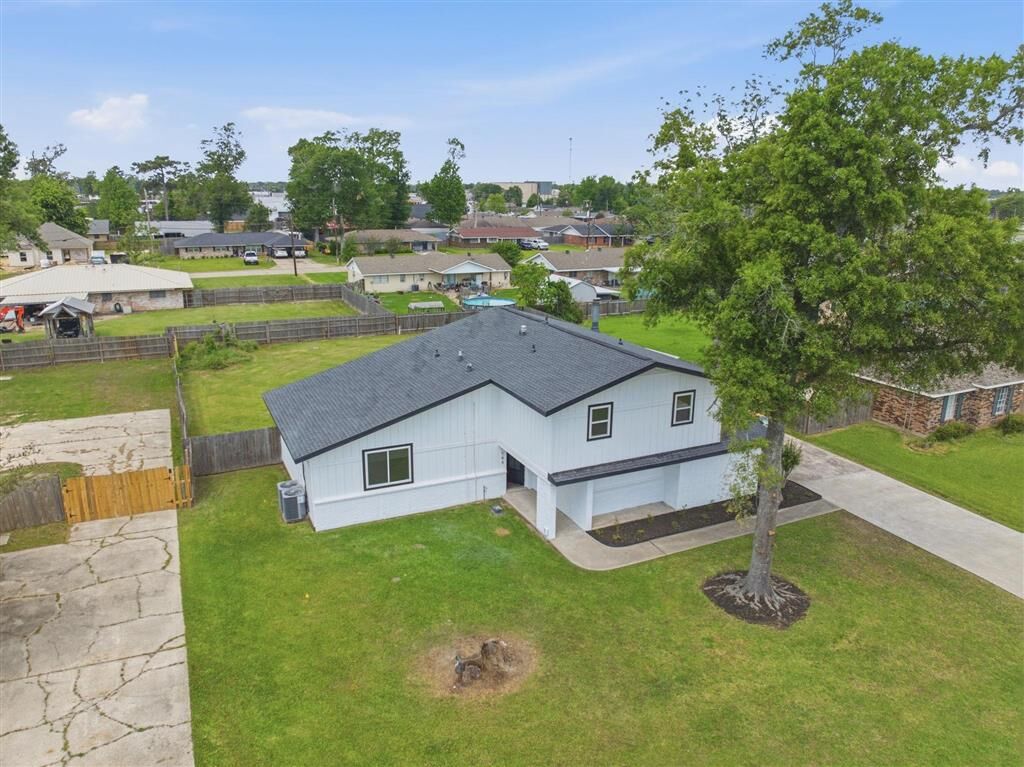 Property Photo:  708 Alabama St  LA 70663 