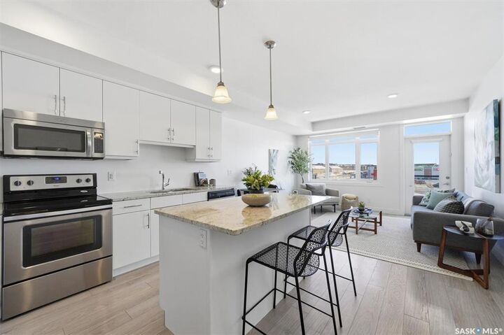 Property Photo:  770 Childers Crescent 211  SK S7L 6W1 