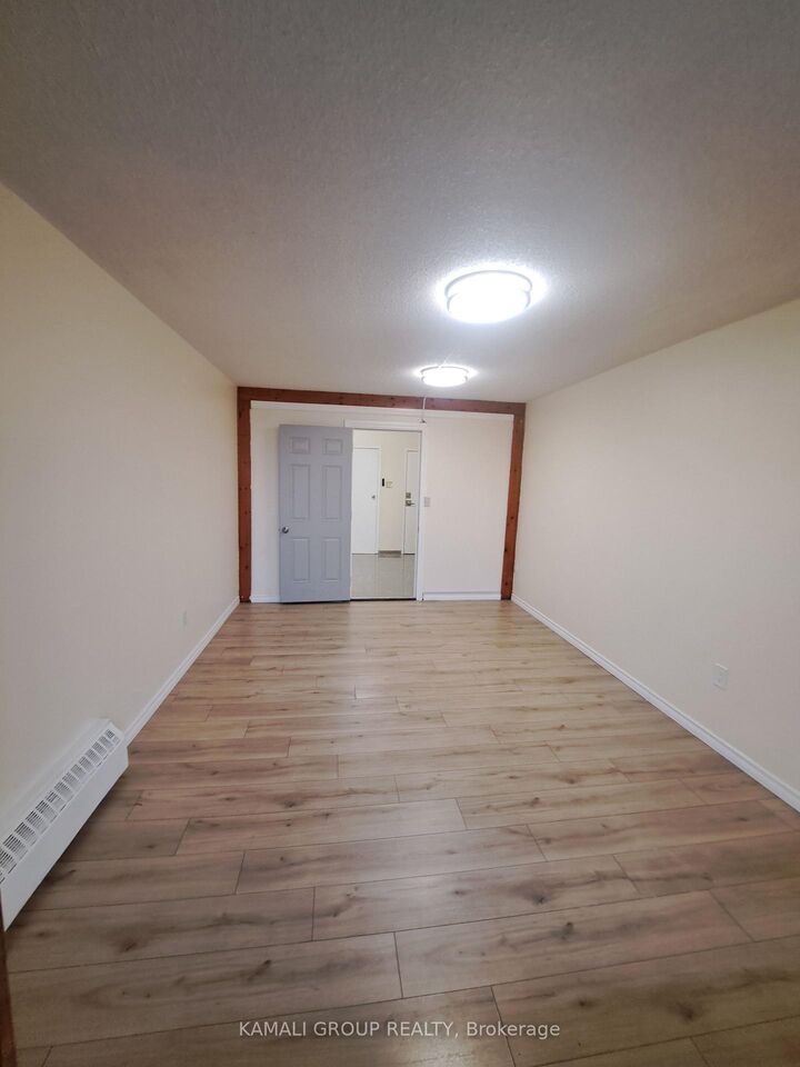 4645 Jane Street 727 — photo 1