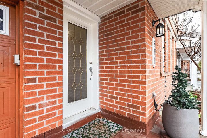 Property Photo: 322 Foxridge Way ON K2J 0V7