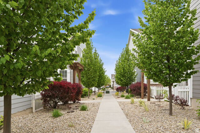 Property Photo:  256 E Kirsten Ln. N 142  UT 84054 