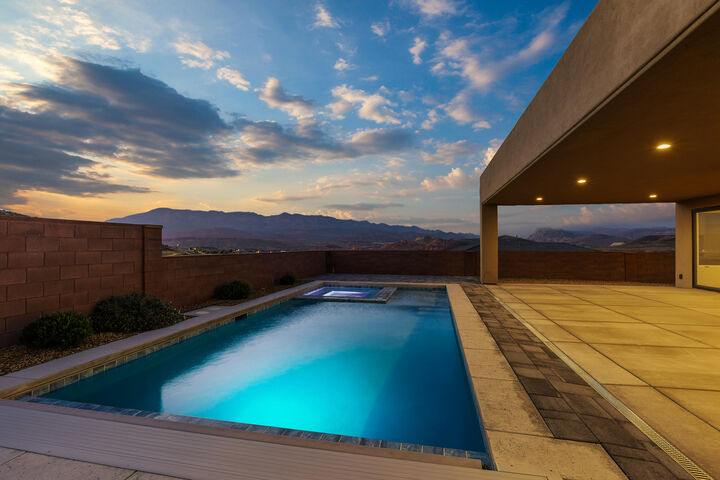 Property Photo:  662 S 1800 W  UT 84737 