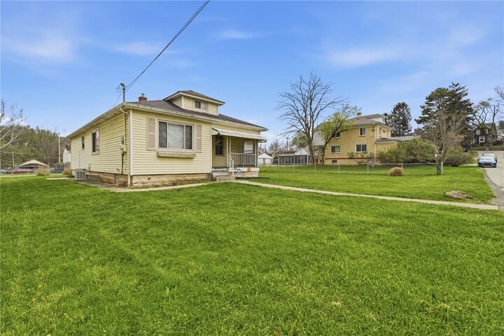 Property Photo:  2226 May Street  PA 15235 