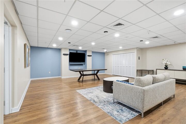 Property Photo:  750 Washington Rd 109  PA 15228 