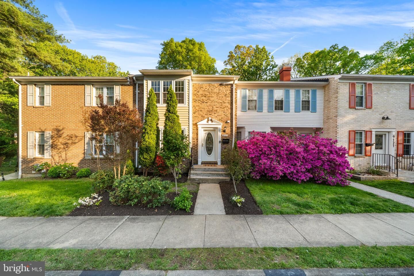 Property Photo:  9117 Galbreth Court  VA 22153 