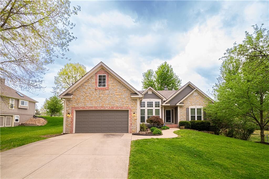Property Photo:  9 Timber Creek Circle  MO 64079 