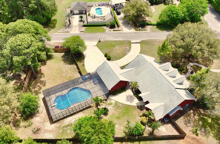Property Photo:  6838 Marlin Street  FL 32566 