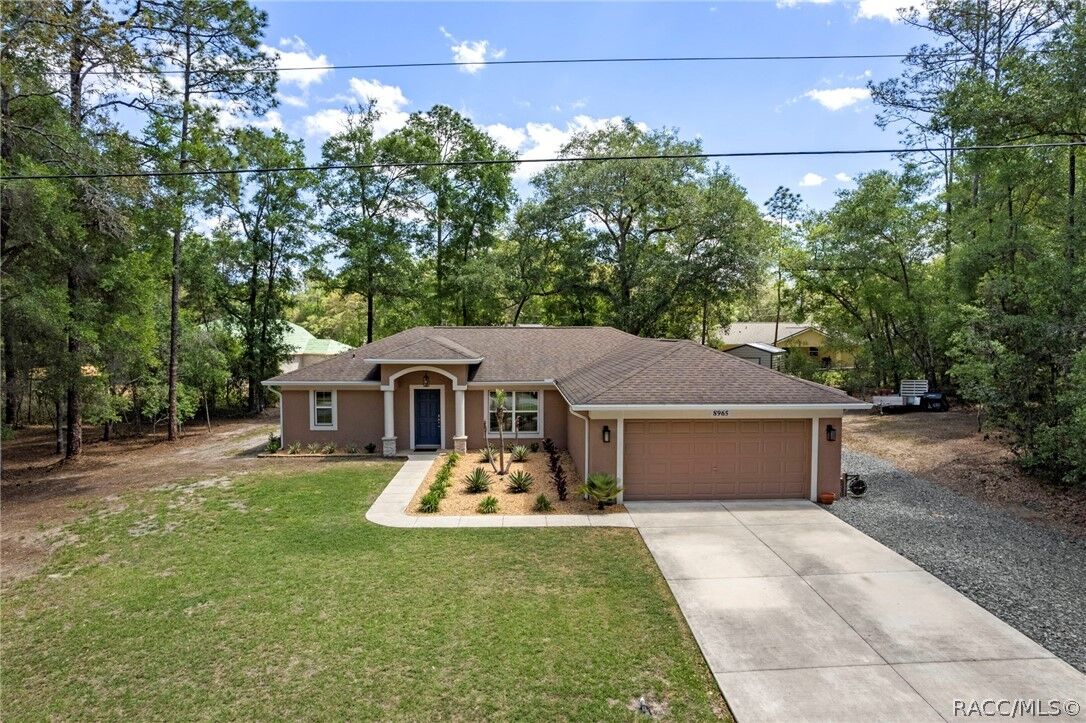 Property Photo: 8965 N Spikes Way FL 34434