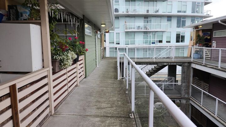 Property Photo: 2238 Kingsway 407 BC V5N 2T7