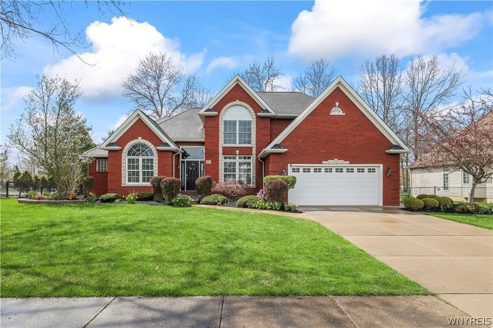 Property Photo:  102 Covent Garden Lane  NY 14221 