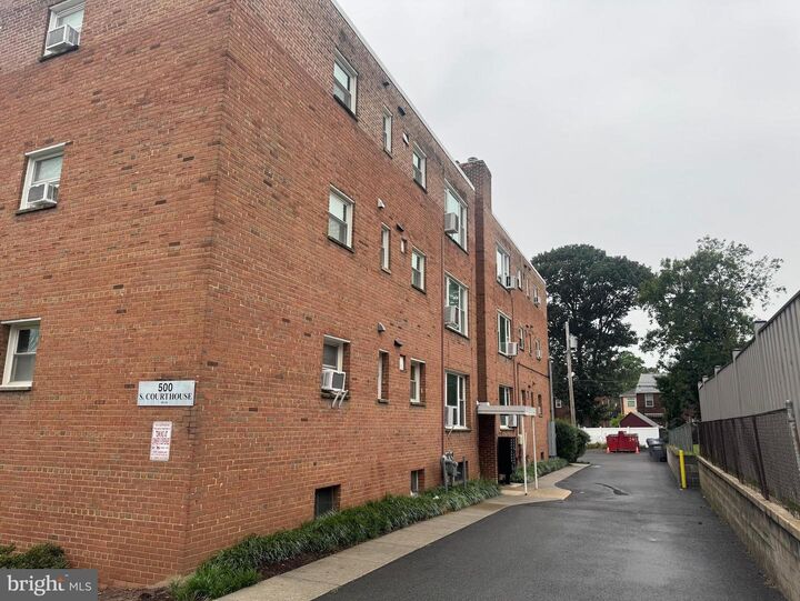 Property Photo:  500 S Courthouse Road 2  VA 22204 